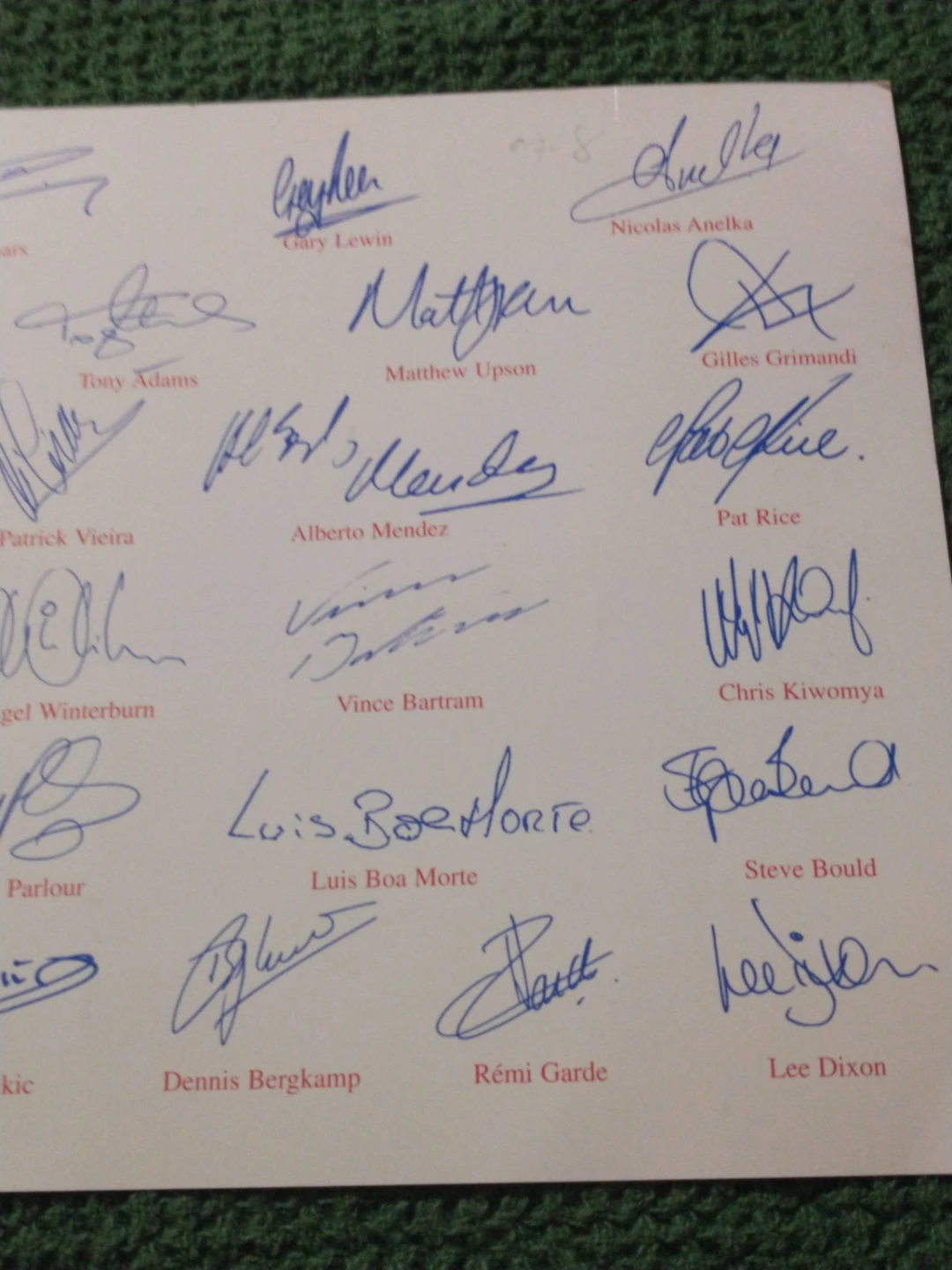 Arsenal FC 1997-1998 Team Picture w/ Faux Signatures - photo 5