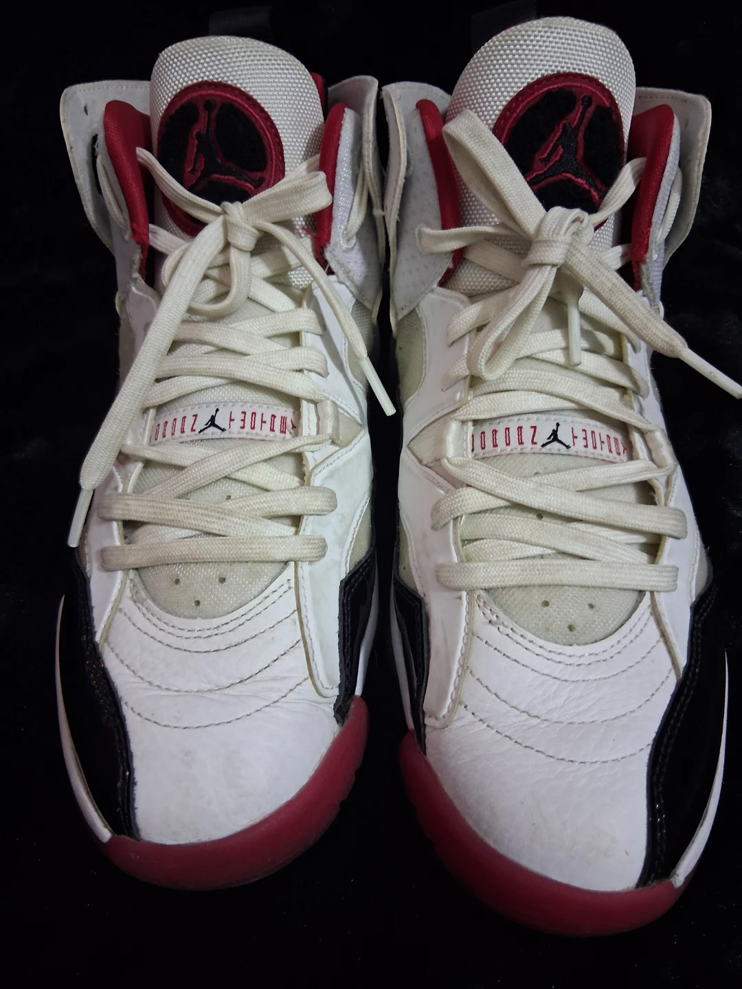 Air Jordan Retro White Red Black Basketball Shoes - photo 5
