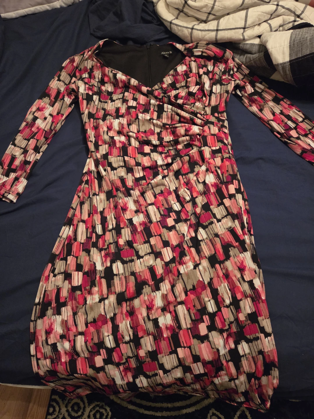 Women's casual dress - photo 2