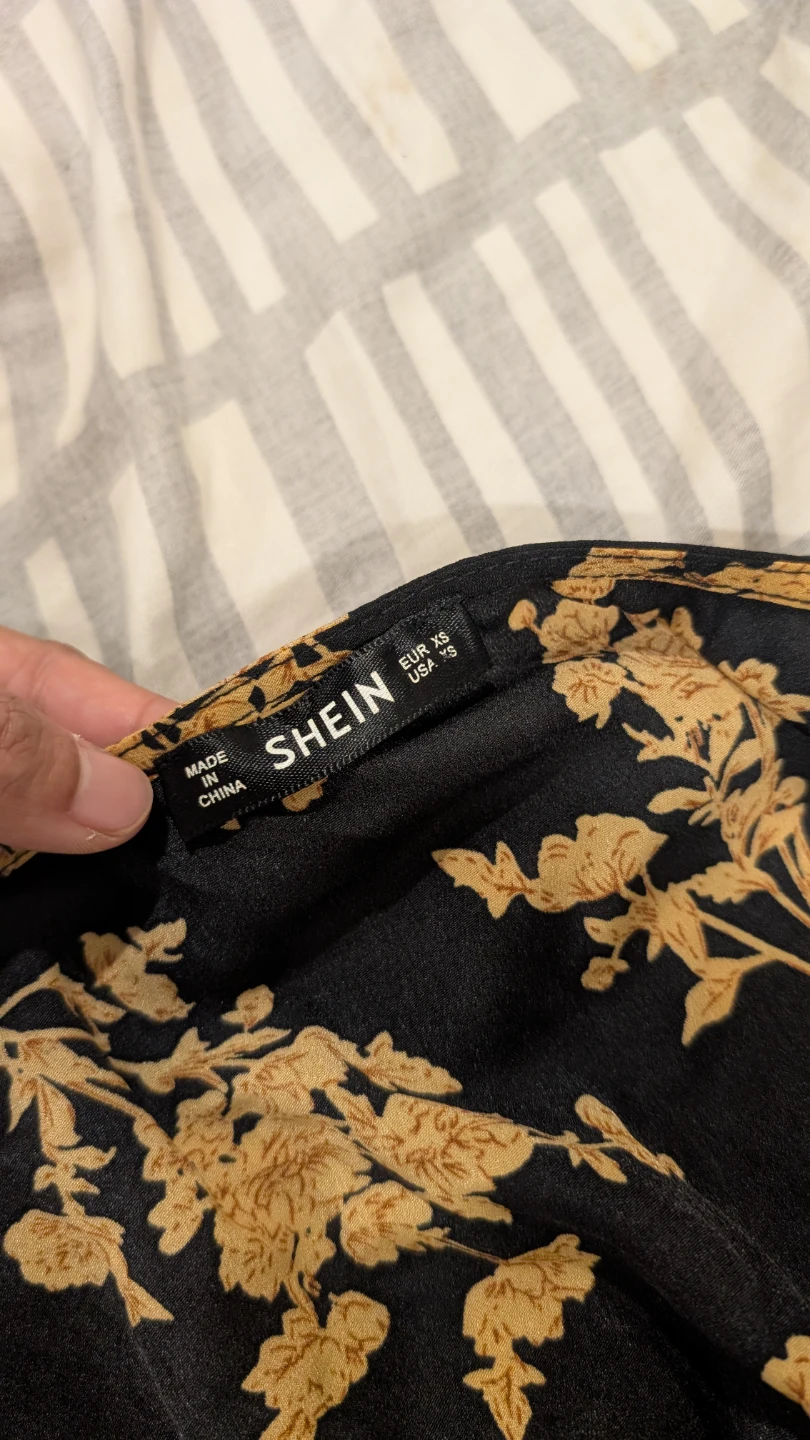 SHEIN Floral Wrap Dress - photo 3