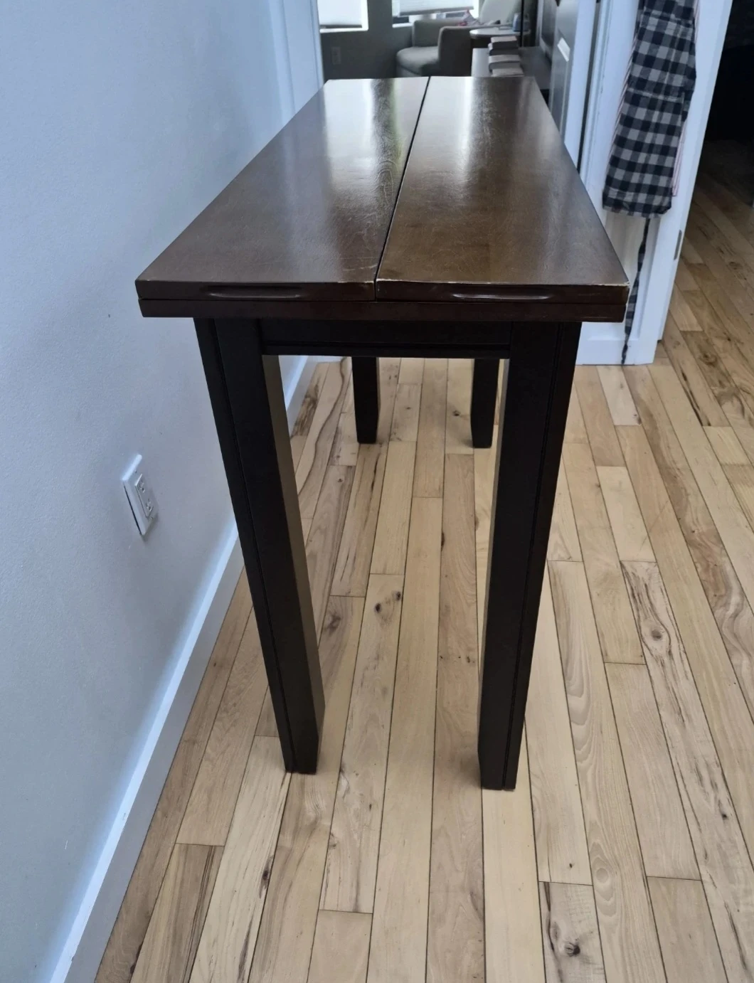Walnut Kitchen Table with Expandable Leaflets - photo 3