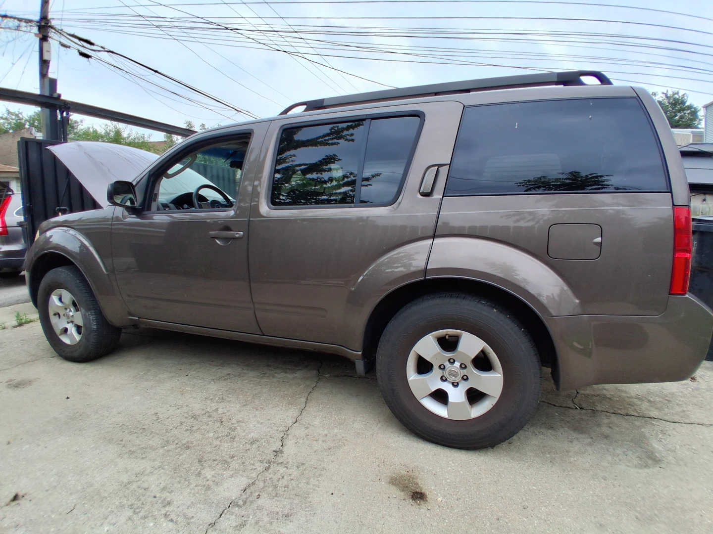 Nissan Pathfinder SUV - photo 3
