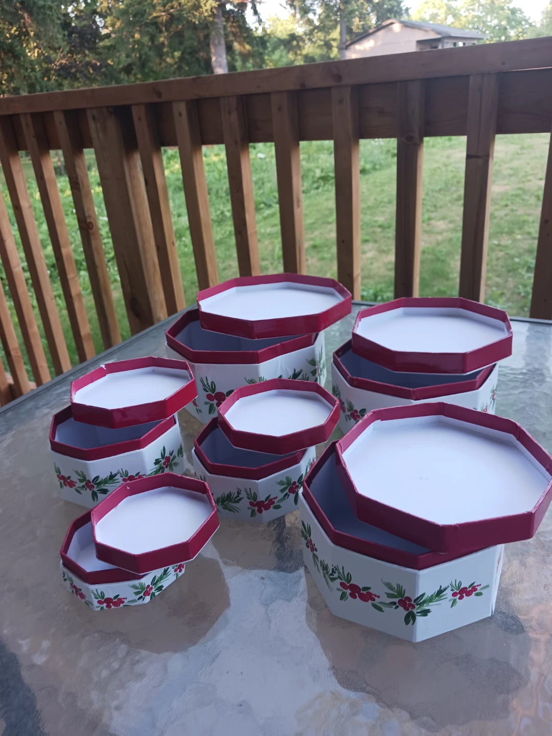 Set of 6 octagonal holly Christmas gift boxes - photo 3