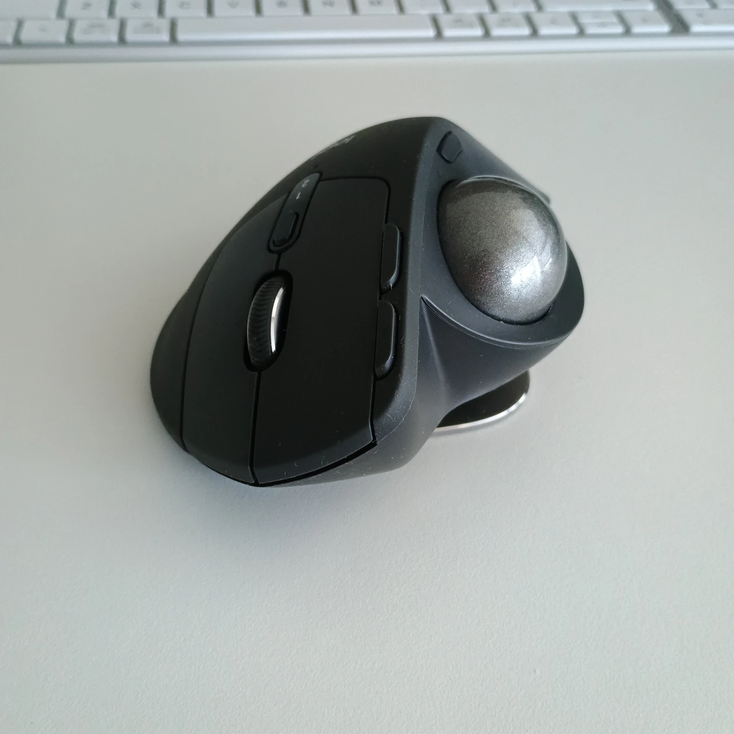 Logitech MX ERGO mouse - photo 4