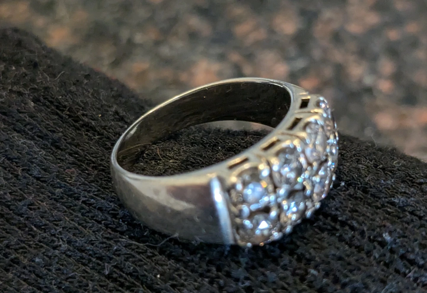 10g 14k custom white gold and diamond ring - photo 4