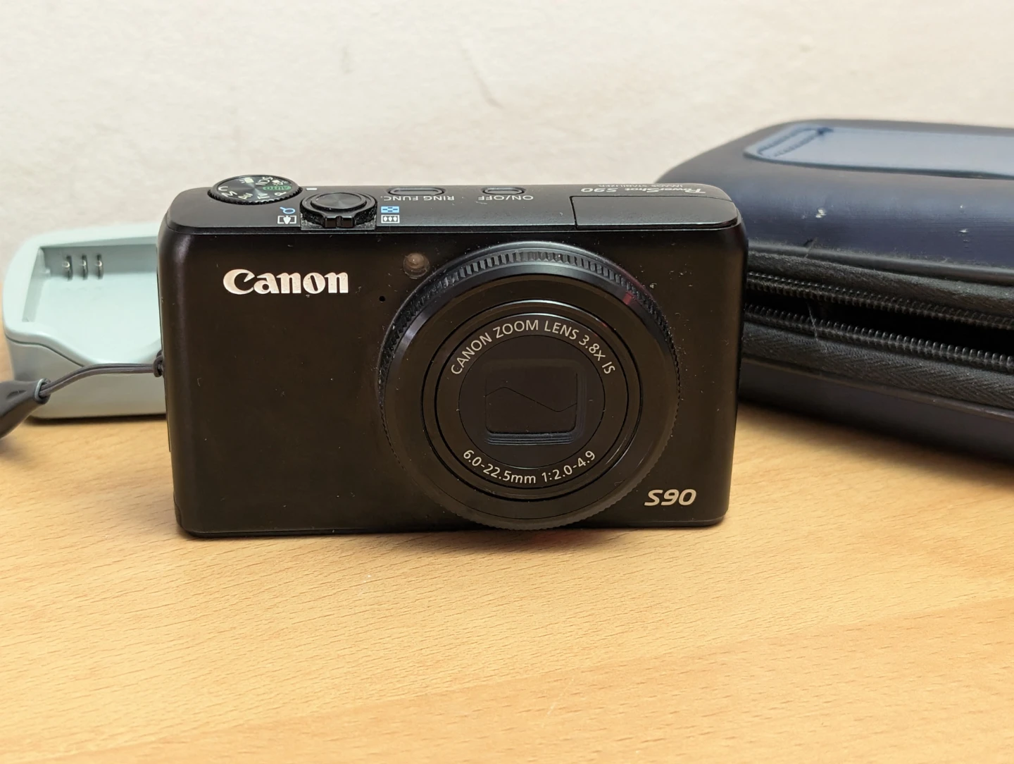 Canon PowerShot S90 Black 10.0MP 3.8x Digital Camera