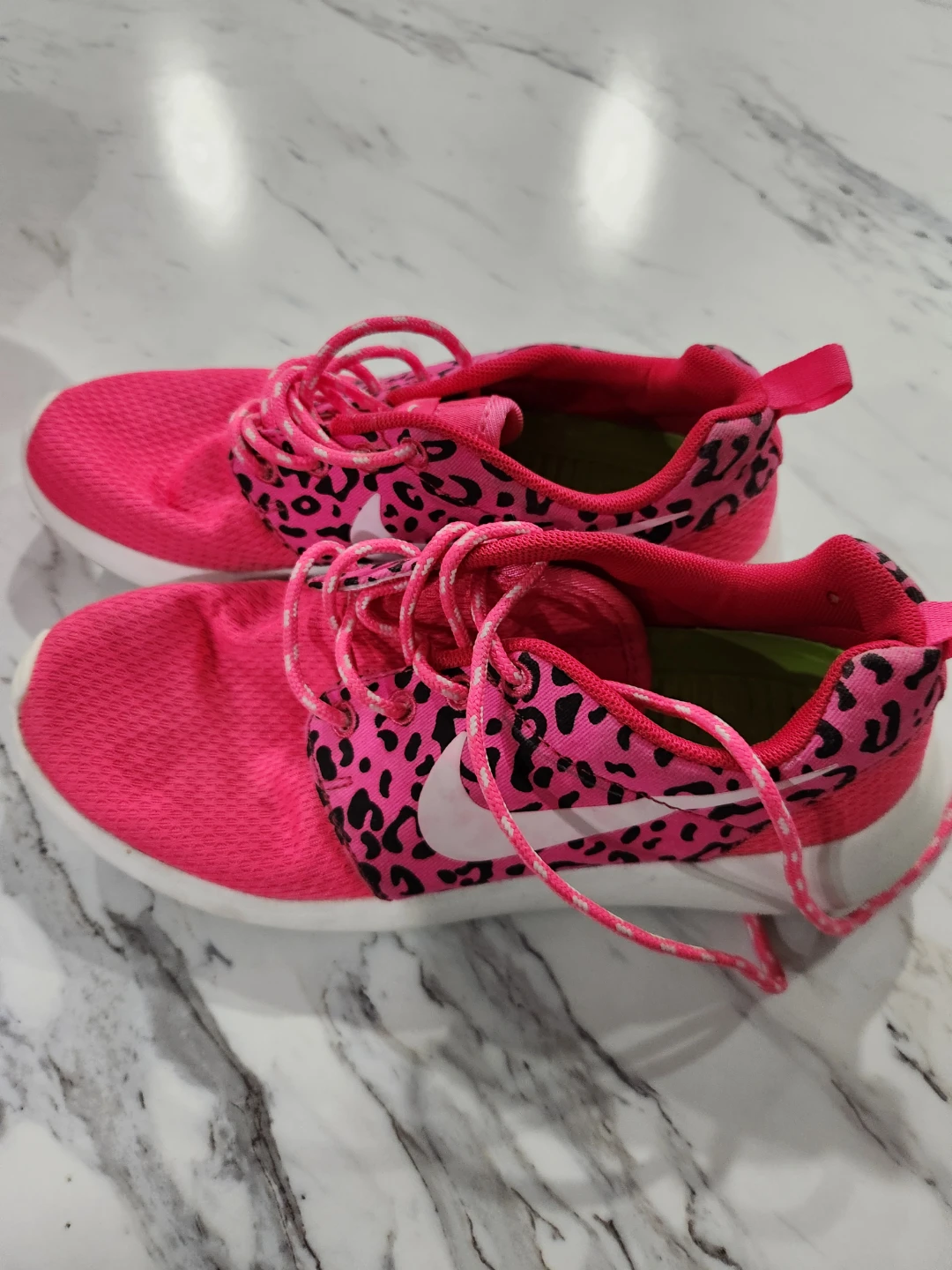 Nike Roshe Run Pink Leopard Print size 7 women