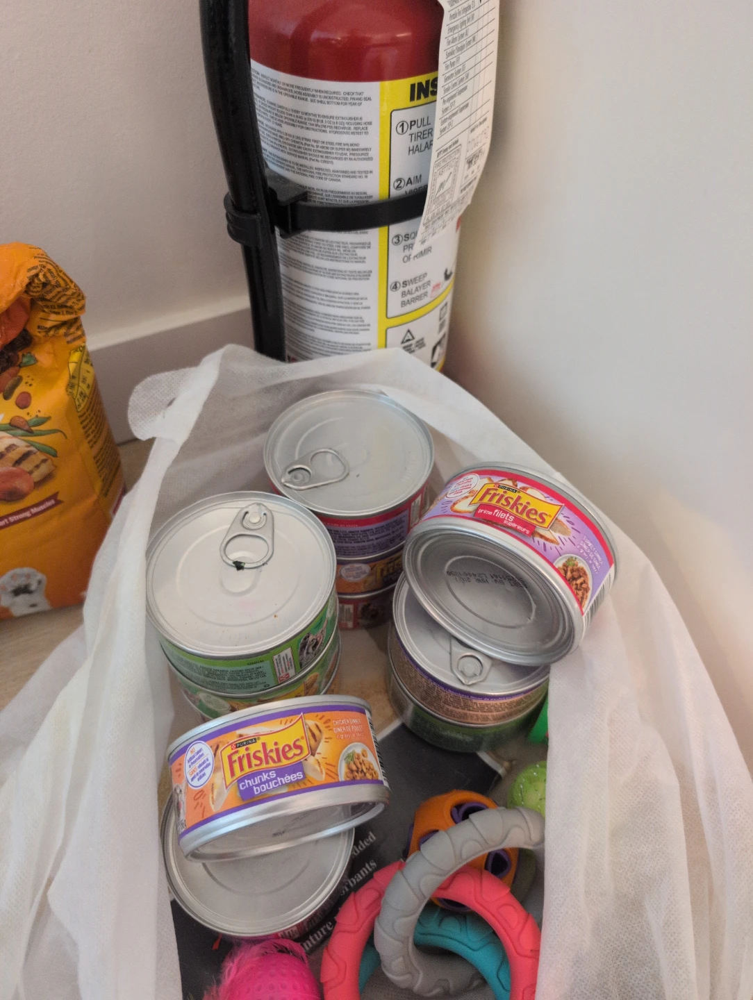 cat's food - photo 2