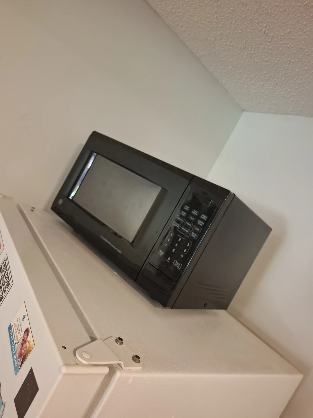 GE Turntable Microwave Oven