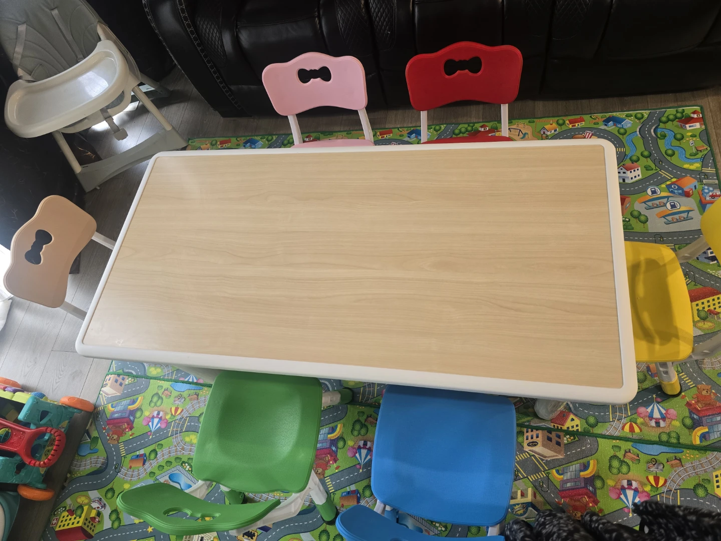 Kids table and 6 chairs set - photo 2