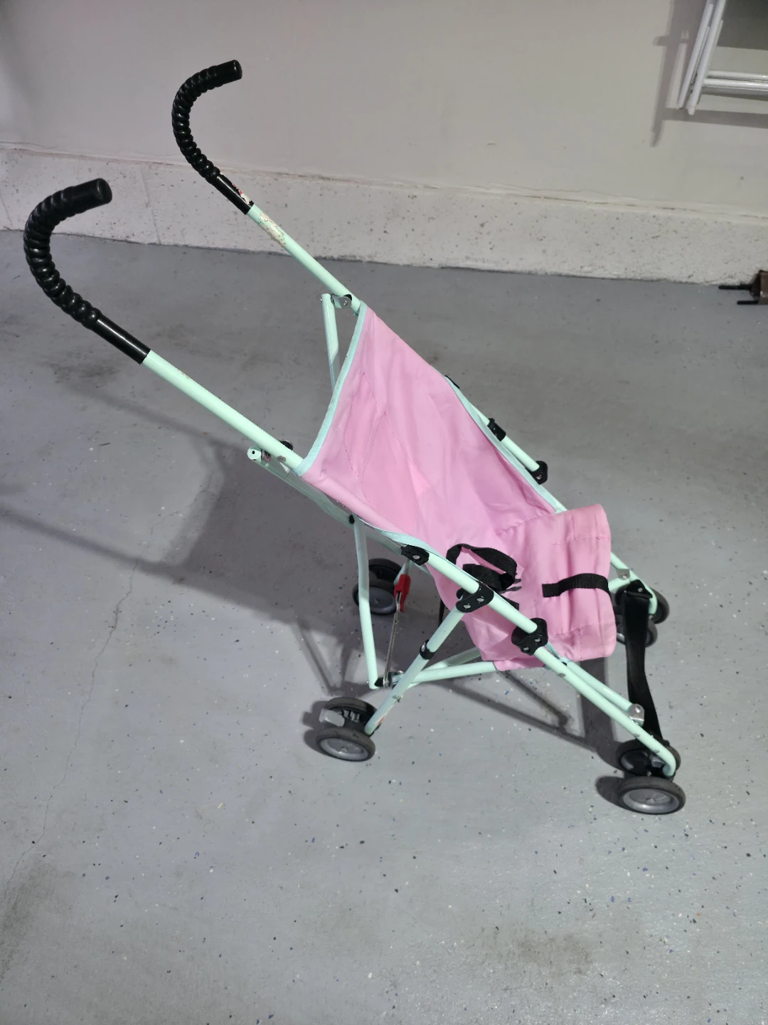 USED - Lightweight Baby Stroller - photo 2