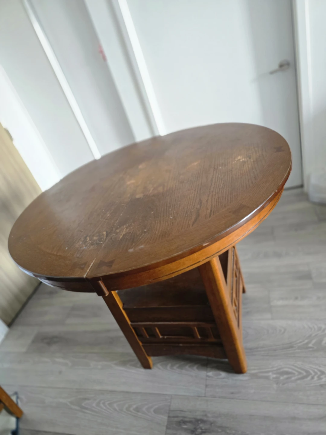 Round Wooden Accent Table - photo 3