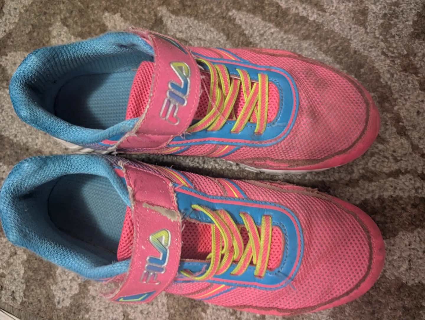 Fila Pink and Blue Running Shoes good condition  size 5.5