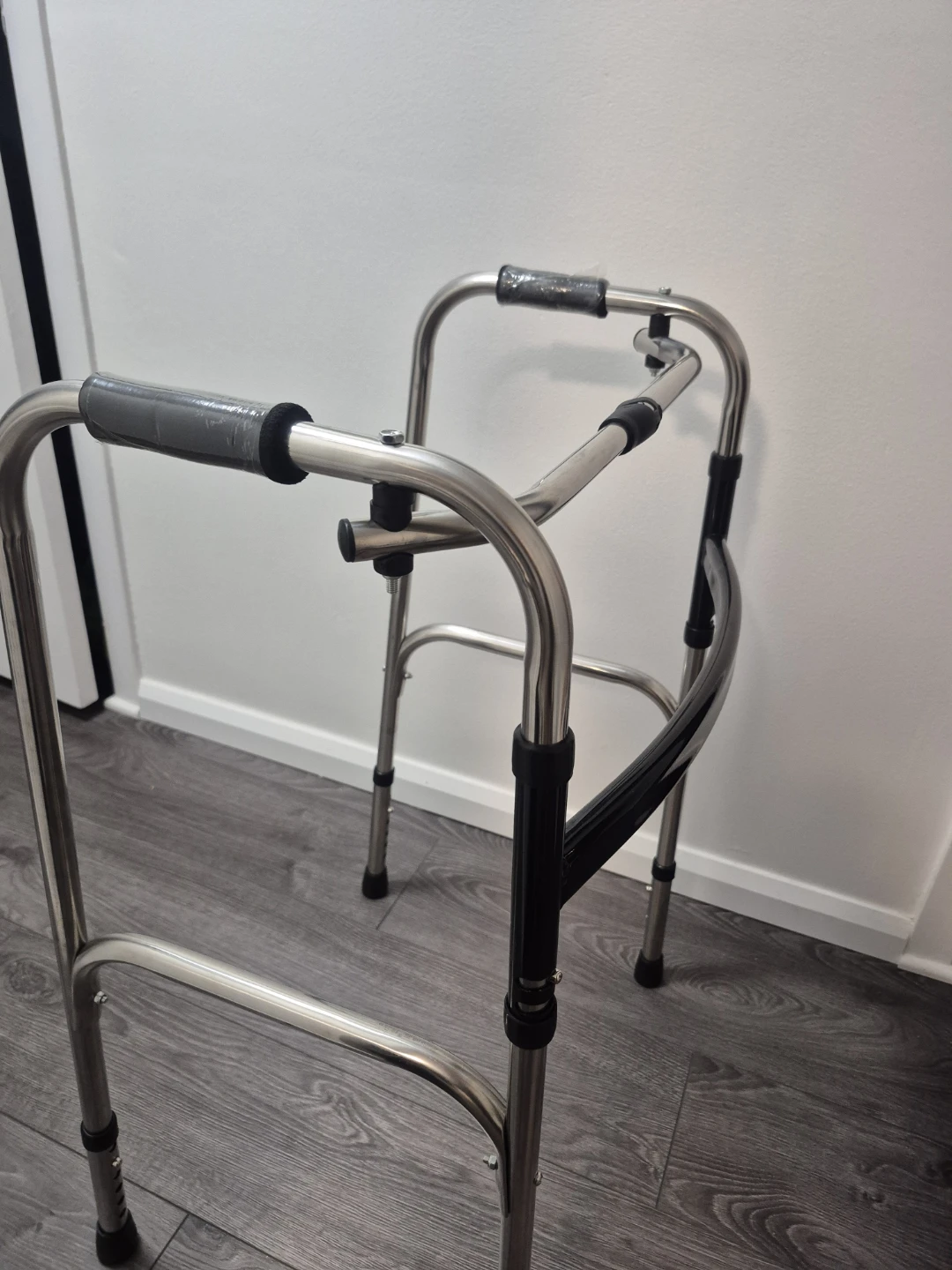 Adjustable Walker Brand New - photo 5