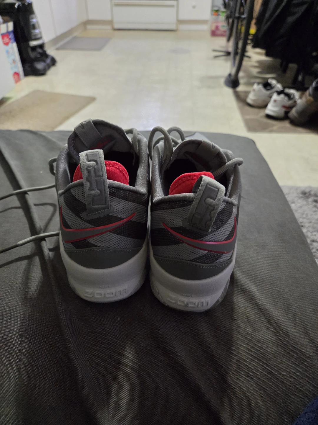 Nike Lebron 14 low 5Basketball Shoes - photo 3