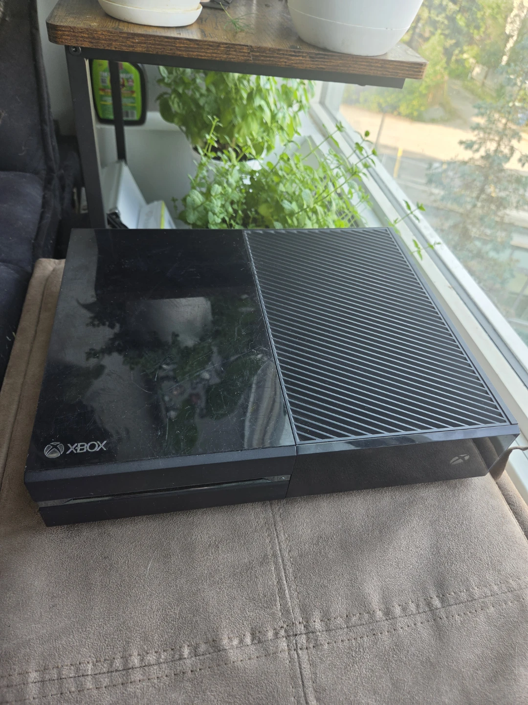Xbox One Console with Controller - photo 2