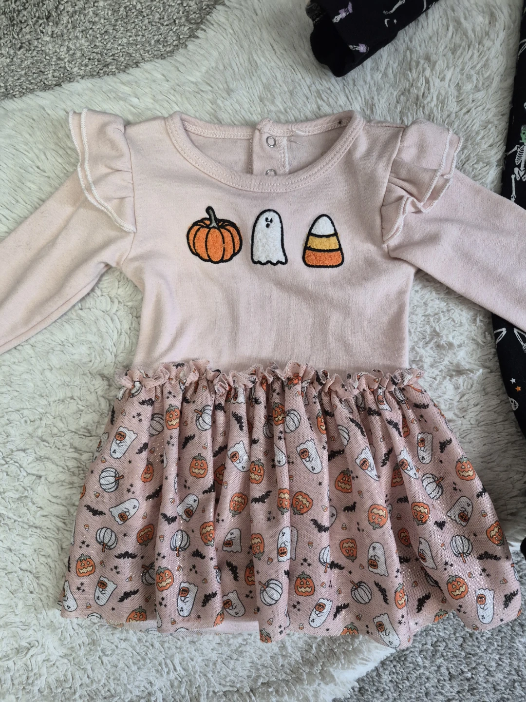 Halloween Clothing 6-9M - photo 3