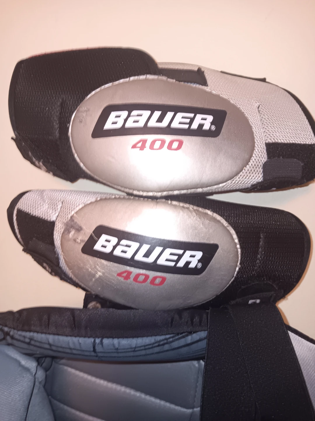 Bauer 400 Hockey Pants & Easton Shin Guards - photo 5