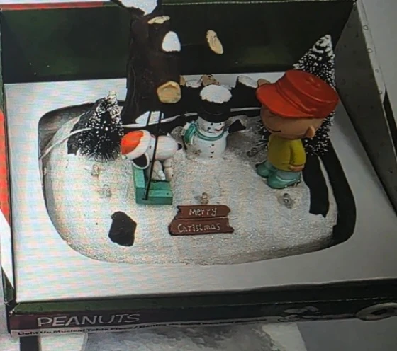 Peanuts Light Up Musical Table Piece