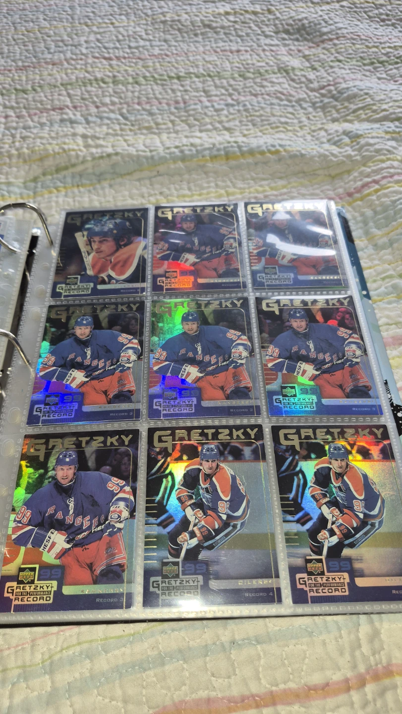 Wayne Gretzky Hockey Cards Collection - photo 3