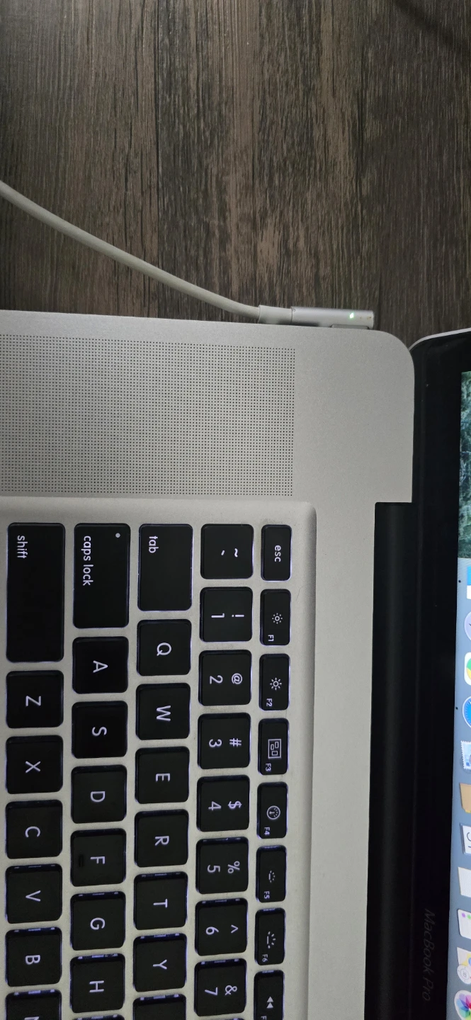 Apple MacBook Pro 17-inch (Mid 2010) - photo 2