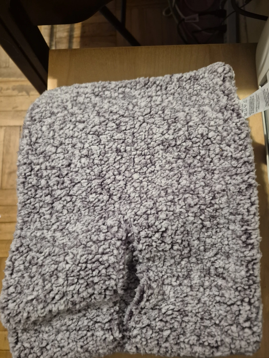 BN)Grey Sherpa Blanket Scarf