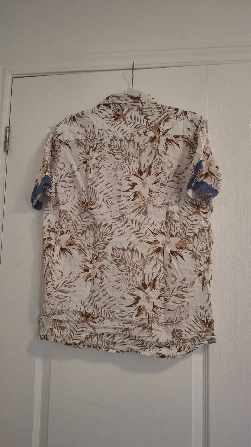Short Sleeve Button-Up Shirt - Tropical Print - photo 2