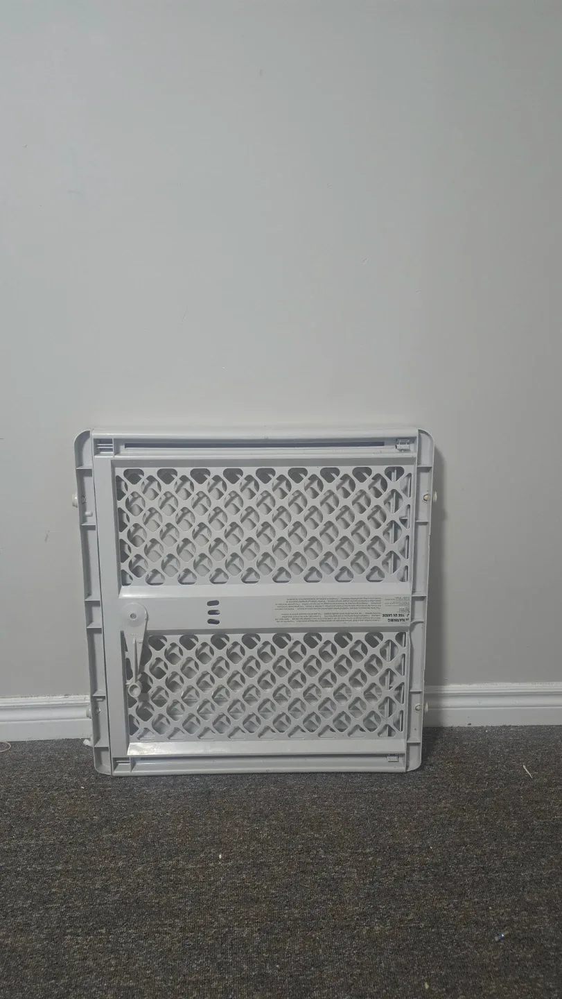 White Plastic Baby Gate - photo 3