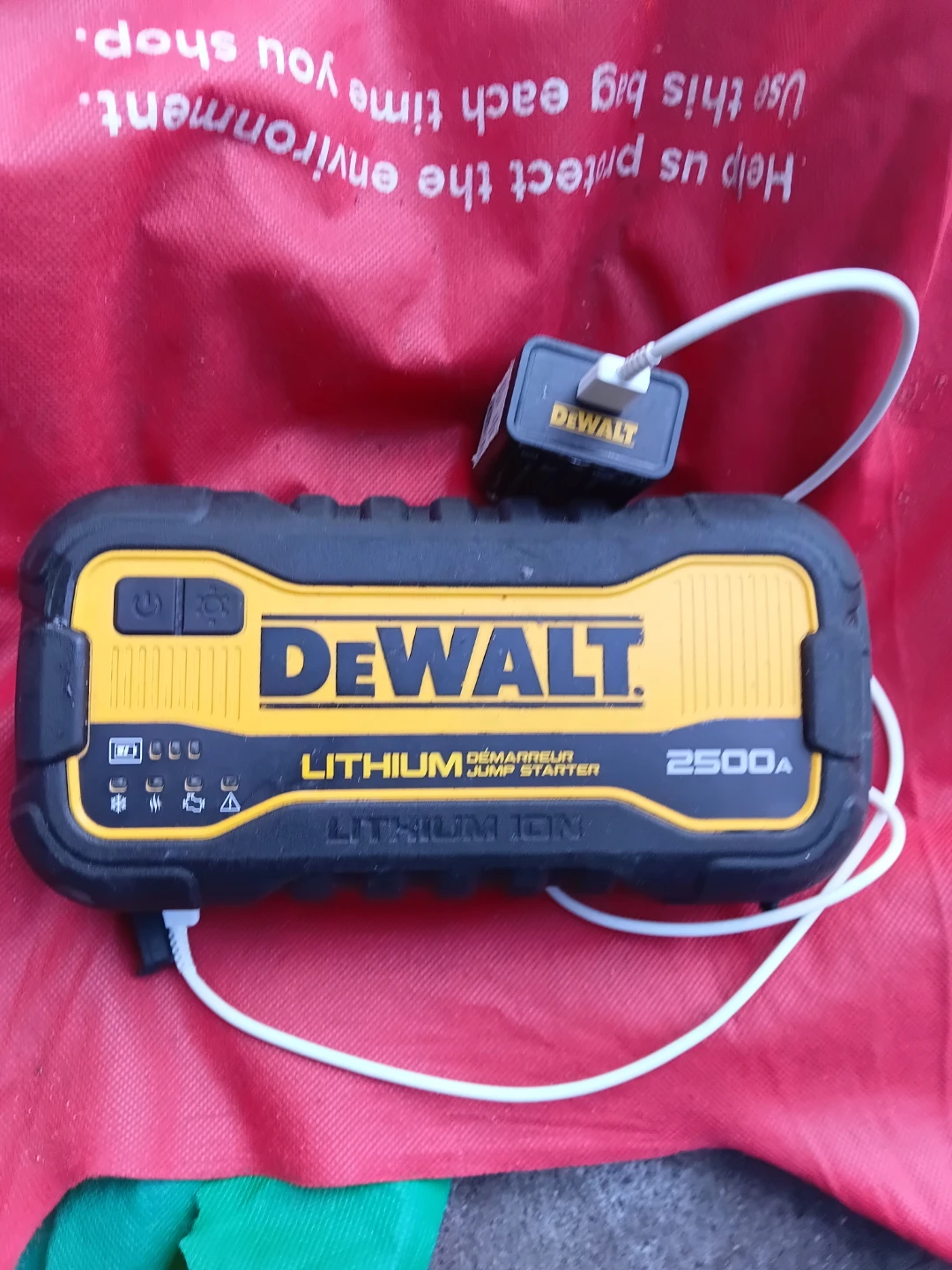 DEWALT 2500A Lithium Jump Starter