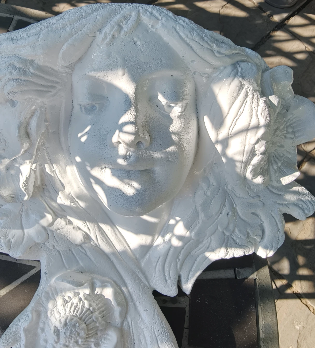 Elegant Nouveau-style female face planter - photo 2