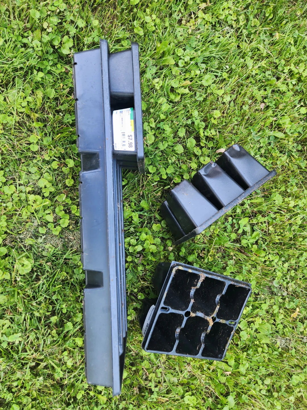 Free 3 Seedling Trays - photo 2