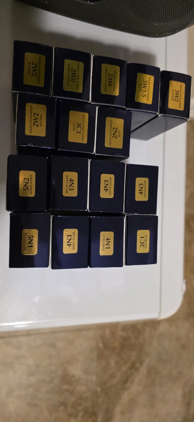 Estée Lauder Double Wear Foundation.. old and new formula