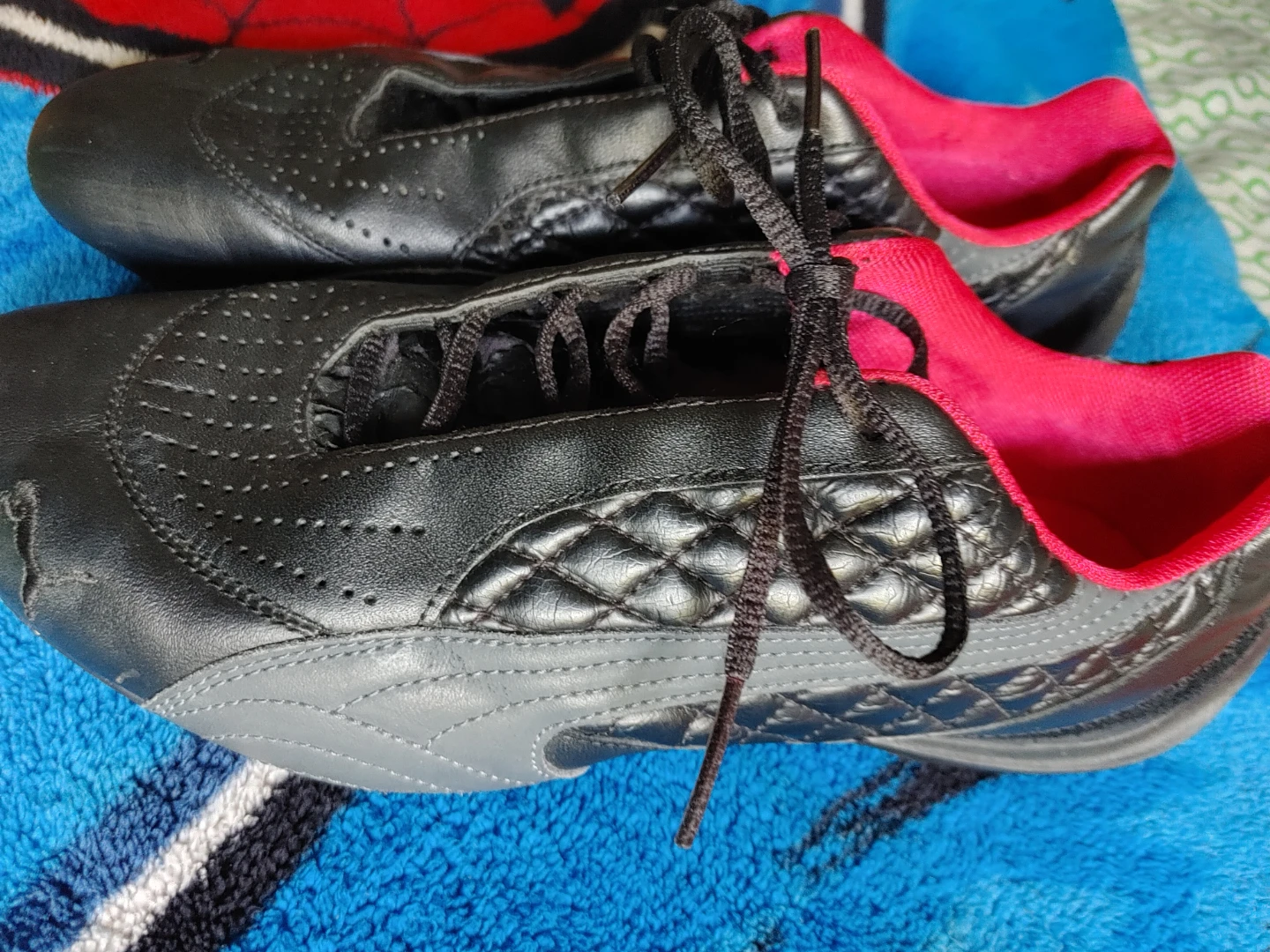 Puma Black & Pink Athletic Shoes