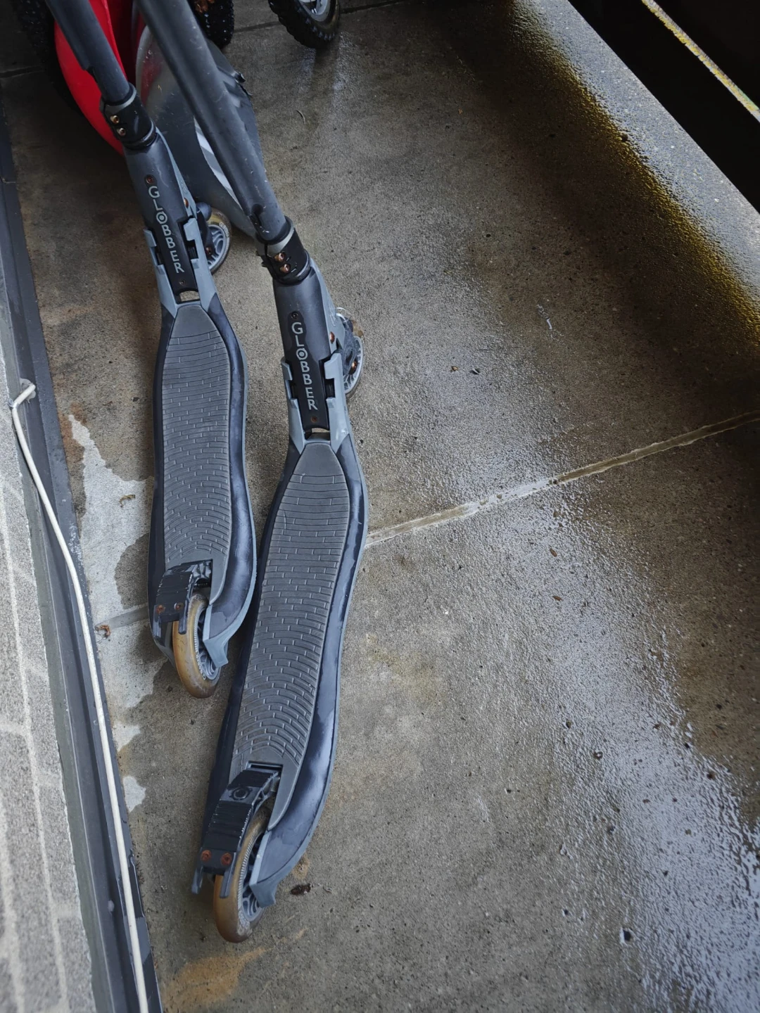 Globber Scooters (2-pack)