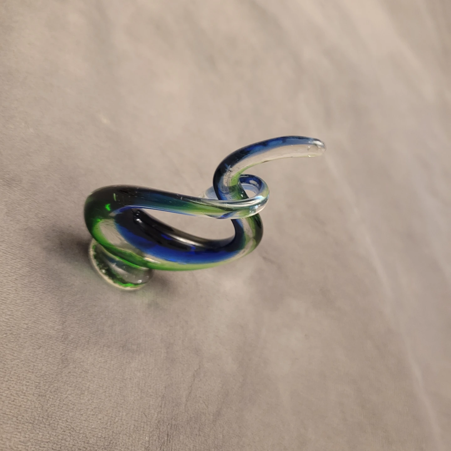 Beautifil Glass Sculpture love knot  Swirl Blue Green - photo 3