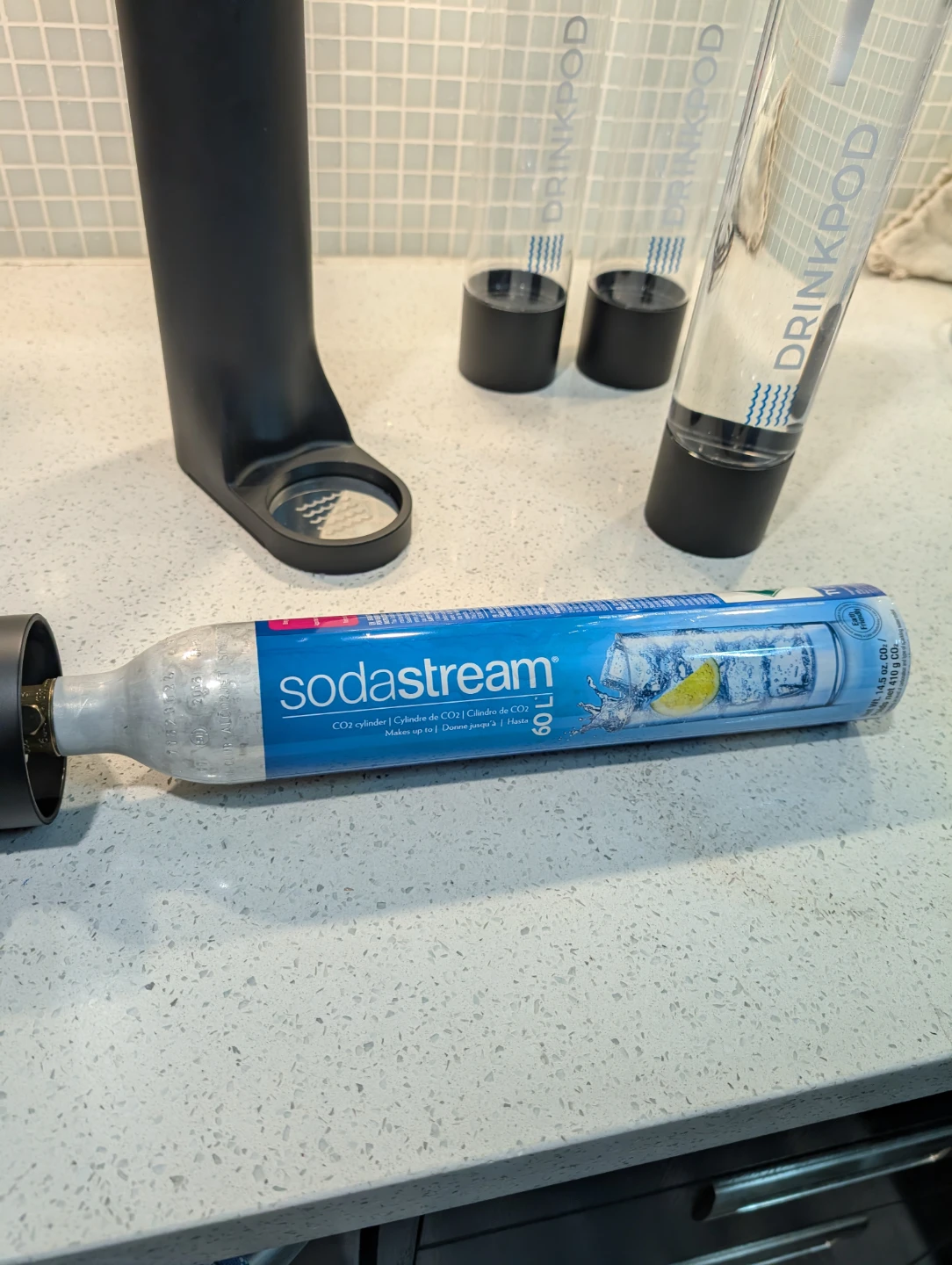 Drinkpod Soda Maker with 3 Bottles and SodaStream CO2 Cylinder - photo 5
