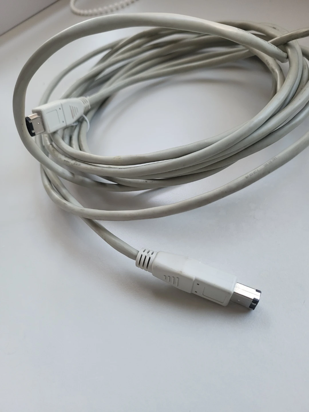 FireWire 400 Cable - photo 3