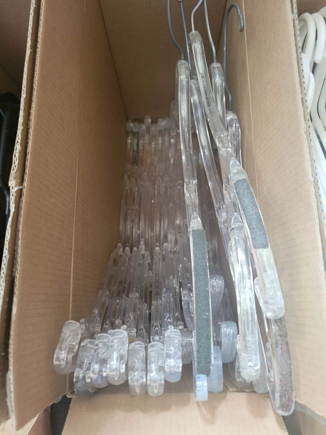 FREE HANGERS - photo 2