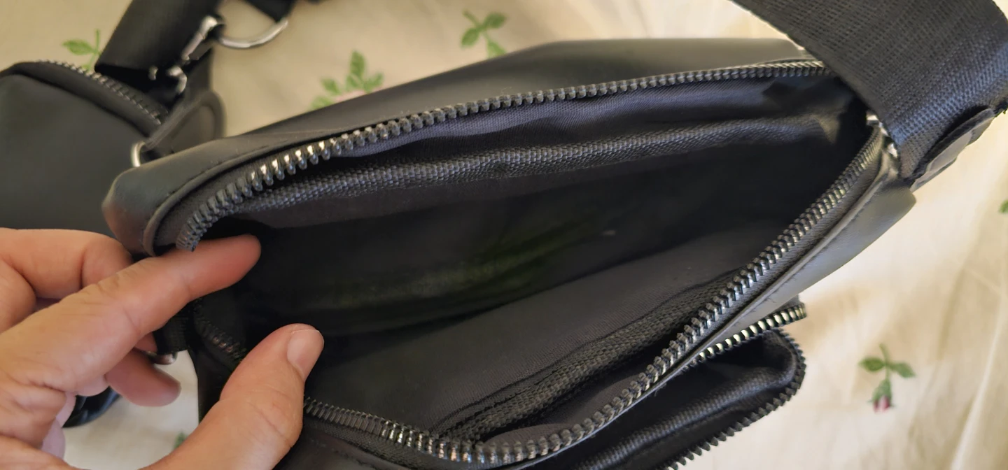 Black crossbody bag with coin purse - photo 2