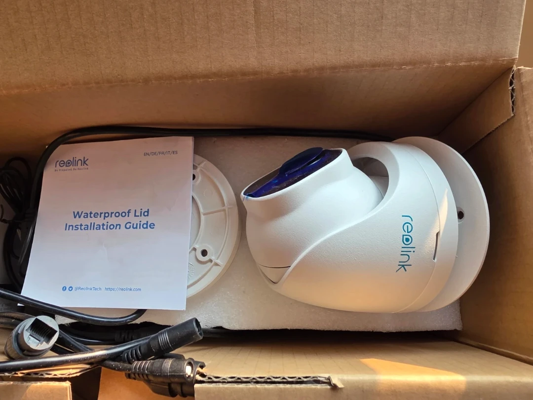 Reolink Security Camera System 4 Cameras BRAND NEW,NEVER USED