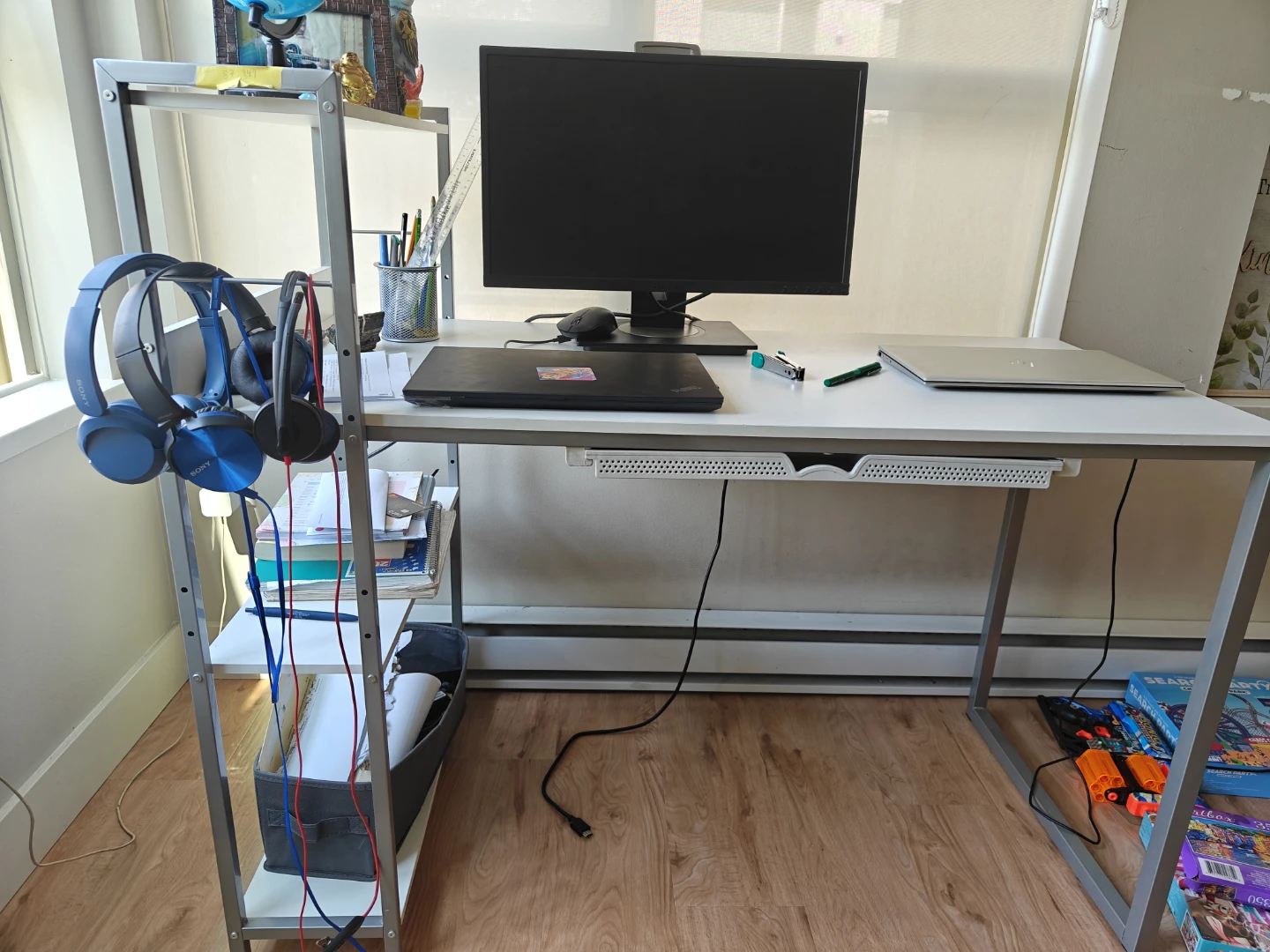 Computer table