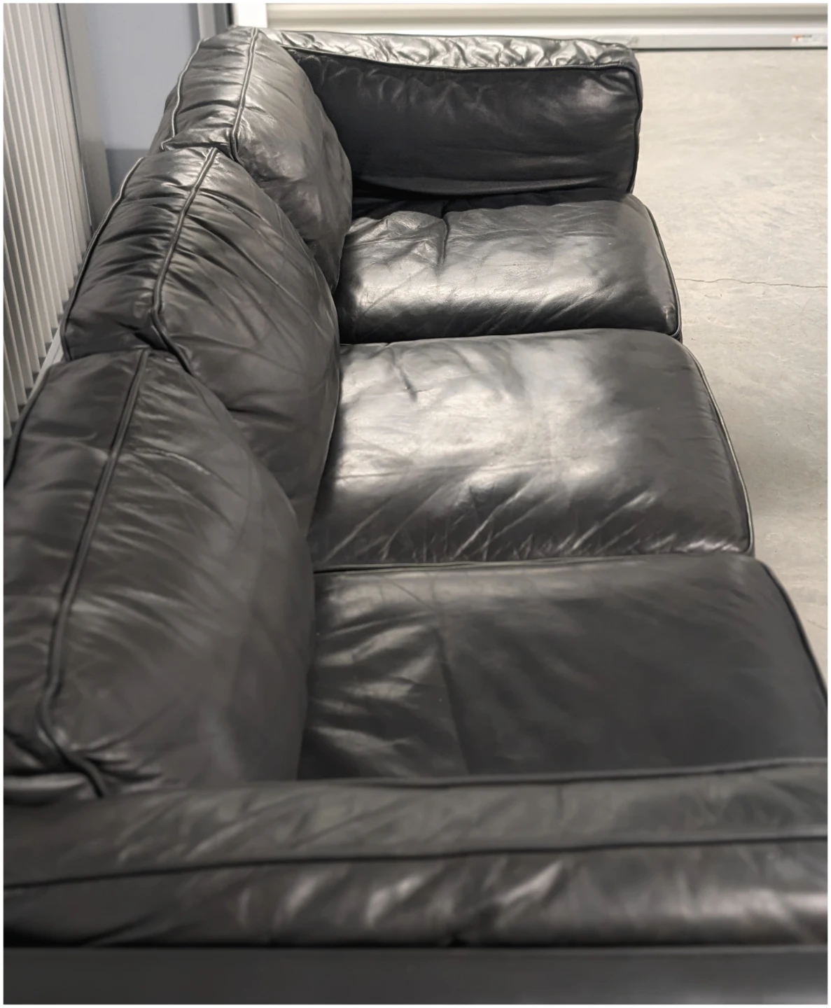 Leather couch - photo 2