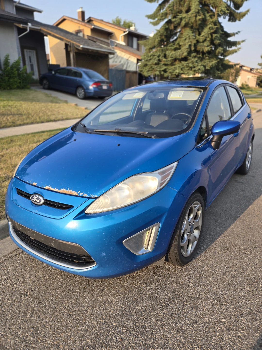 Blue 2012 Ford Fiesta SES Hatchback - photo 3