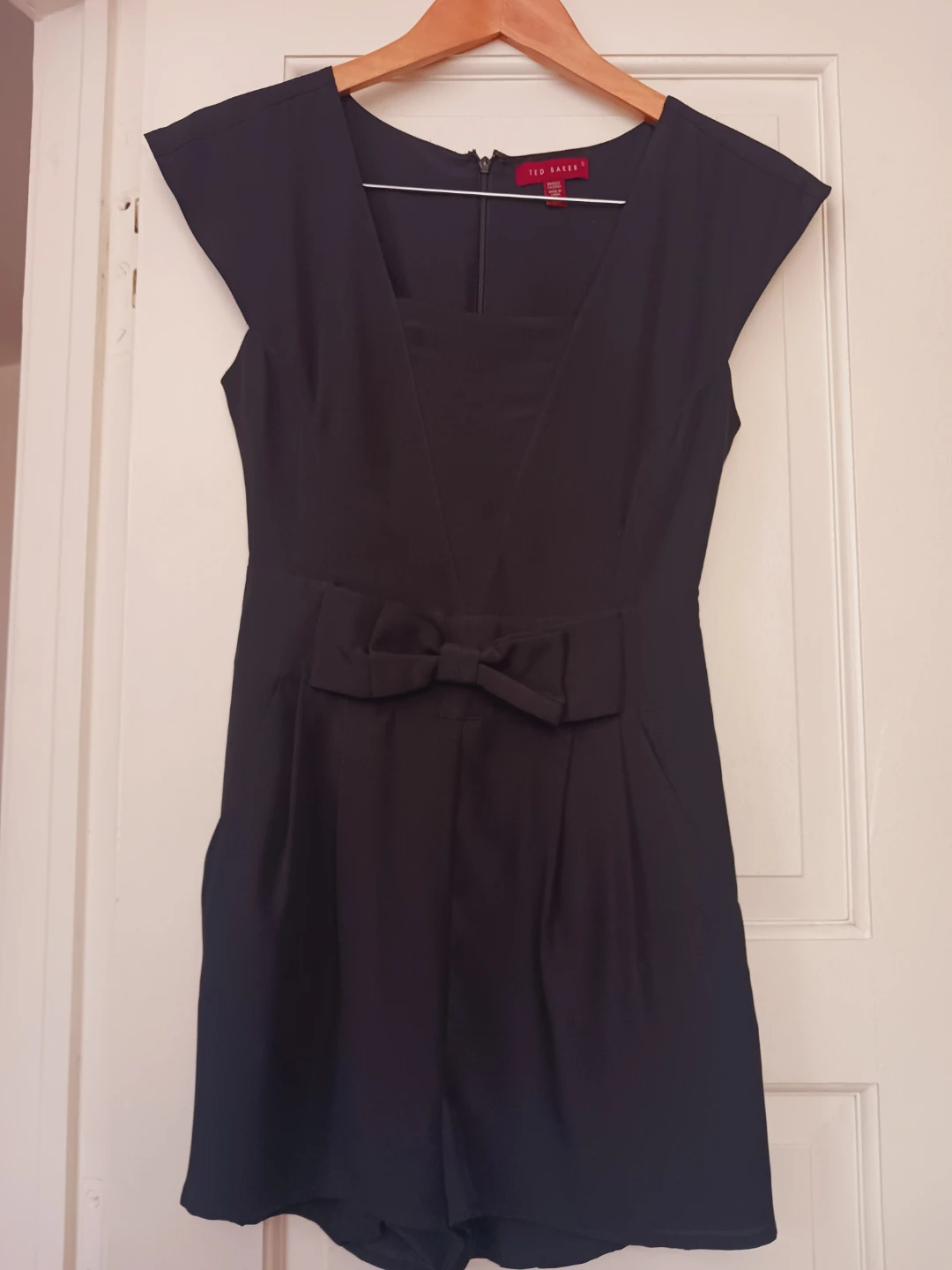 TED BAKER LONDON  Black Bow Detail Romper. Size 0. - photo 3