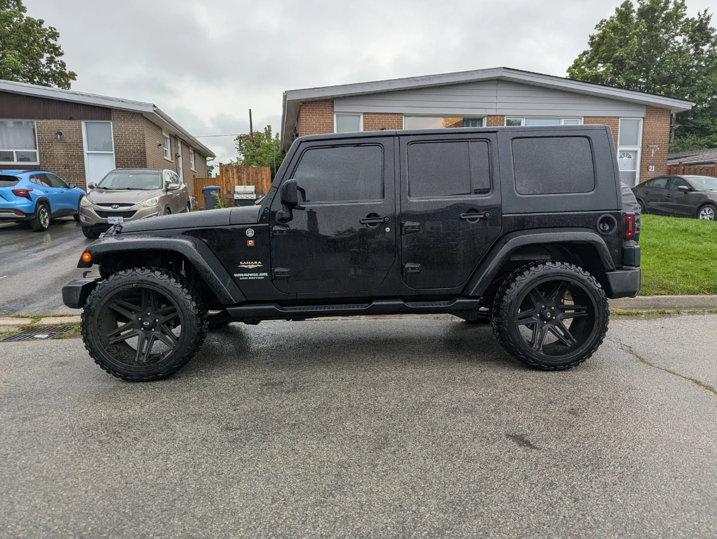 Black Jeep Wrangler Sahara unlimited. X fully upgraded