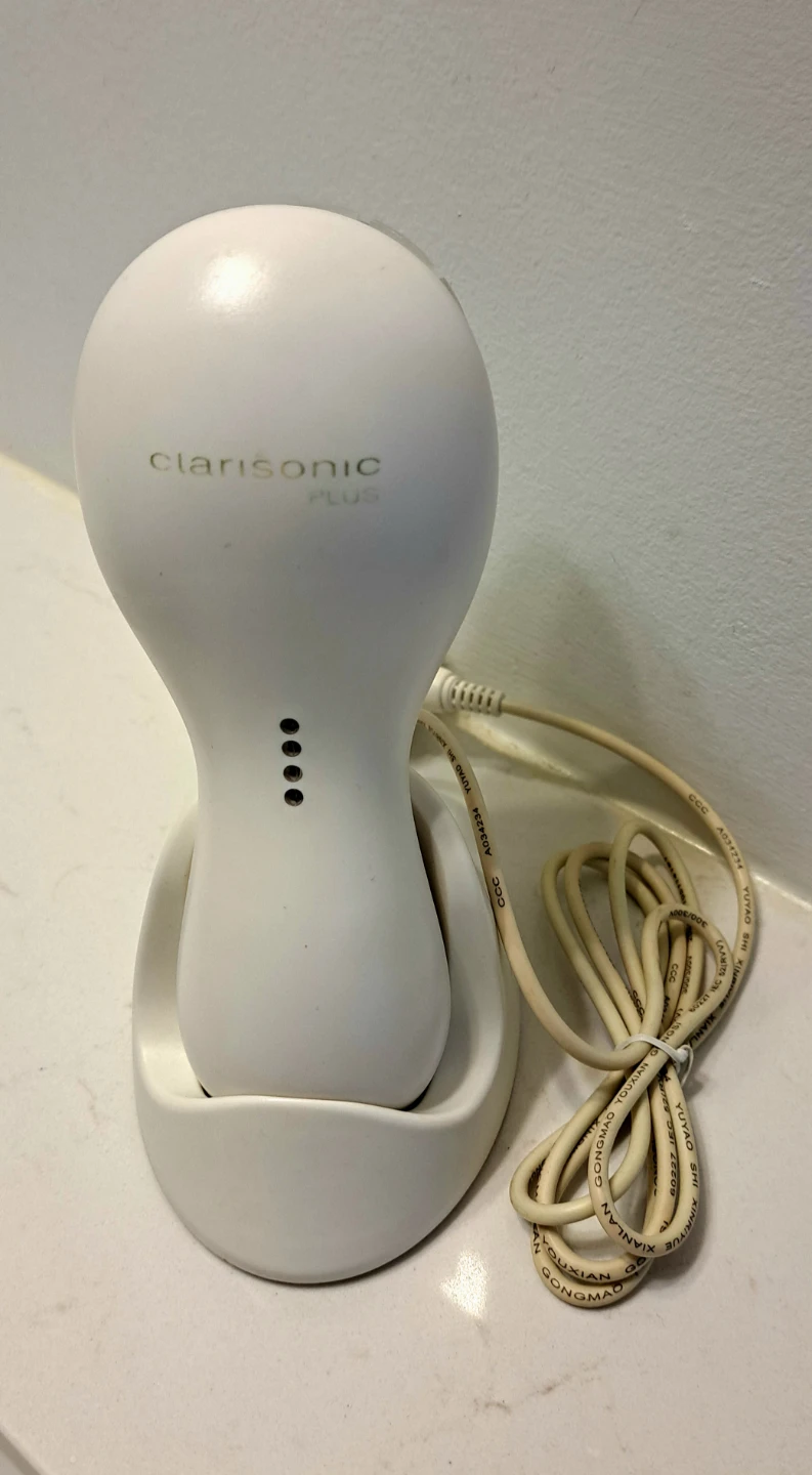 Clarisonic PLUS Sonic Cleansing Body Brush with Stand - photo 3