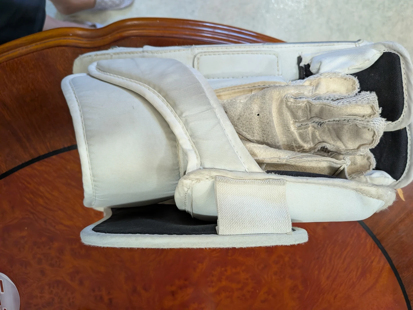 Bauer Vapor Goalie Glove - photo 2