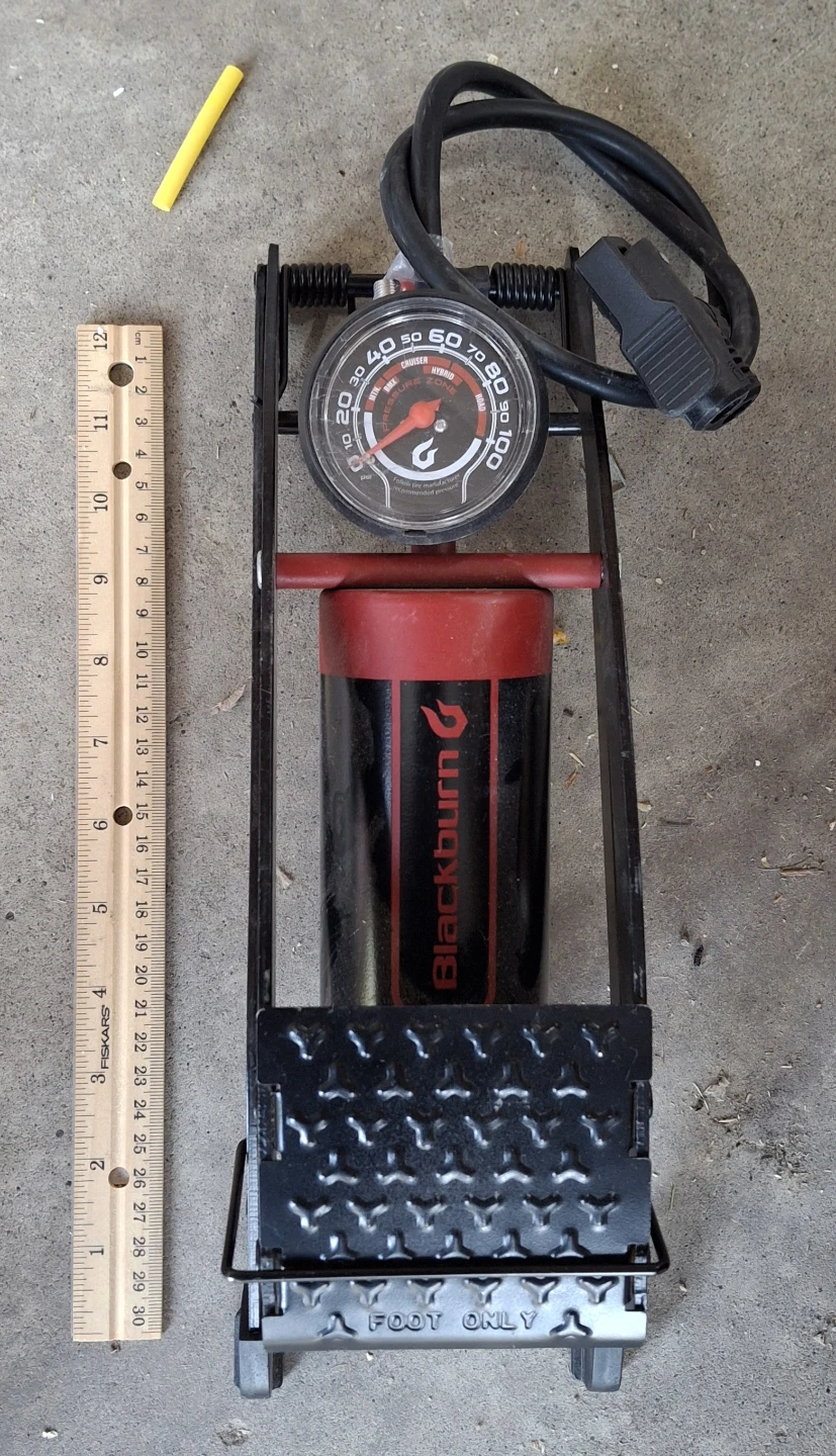 Foot pump for inflating tires or toys - photo 2
