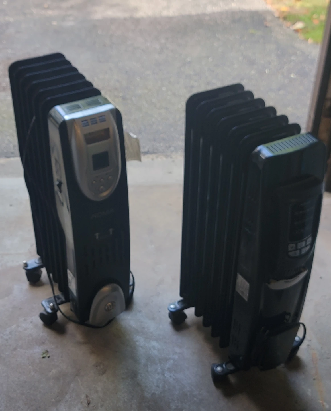 2 Oil-Filled Electric Heaters - photo 2