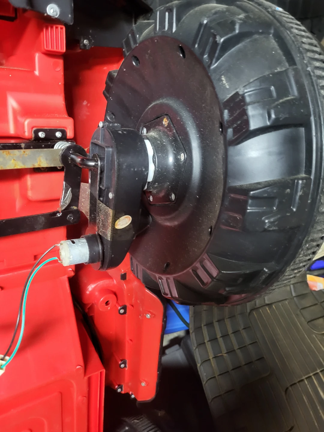 Red Jeep Ride-On Car - photo 2